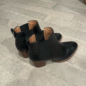 Madewell heeled leather ankle booties